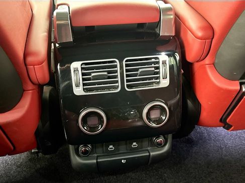 Certified 2022 Land Rover Range Rover Autobiography AWD/4WD image 27