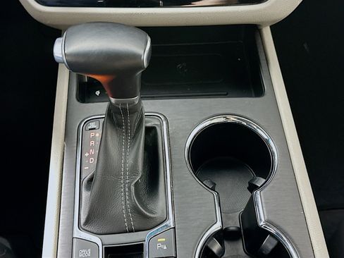 Used 2019 Kia Sedona EX image 24