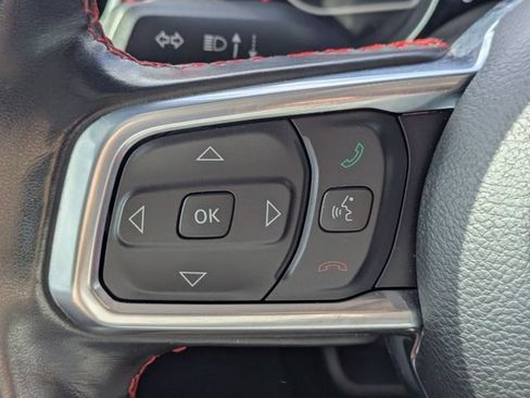 Used 2021 Jeep Gladiator Rubicon AWD/4WD image 13