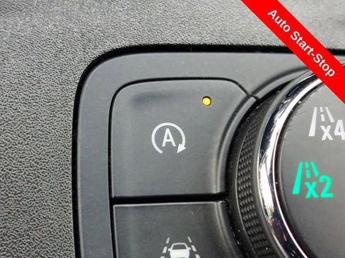 Used 2023 Chevrolet Traverse LT AWD/4WD image 19