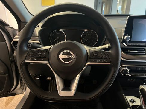 Used 2025 Nissan Altima 2.5 SV image 28