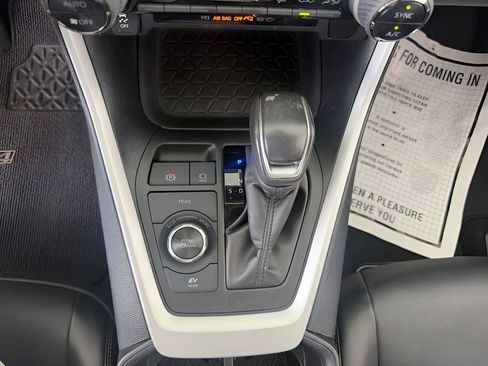 Used 2024 Toyota RAV4 XLE Premium AWD/4WD image 37