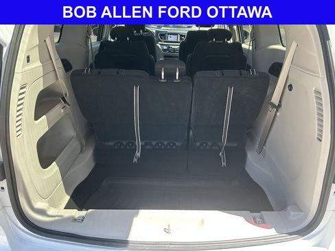 Used 2023 Chrysler Voyager LX FWD image 20