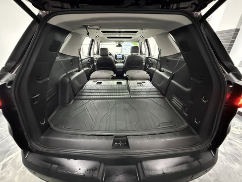 Used 2020 Chevrolet Traverse LT image 28