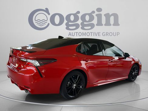 Used 2023 Toyota Camry XSE FWD image 5