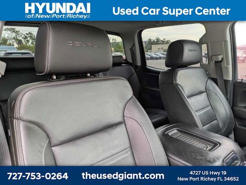 Used 2018 GMC Sierra 2500 Denali w/ Duramax Plus Package AWD/4WD image 6