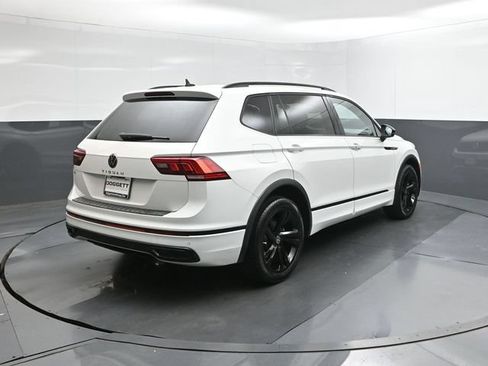 Used 2023 Volkswagen Tiguan SE R-Line FWD image 8
