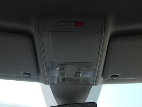 Used 2019 Volkswagen Atlas SE FWD image 29