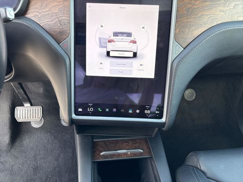 Used 2018 Tesla Model X 75D AWD/4WD image 12
