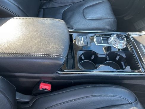 Used 2019 Ford Edge Titanium w/ Equipment Group 301A AWD/4WD image 21