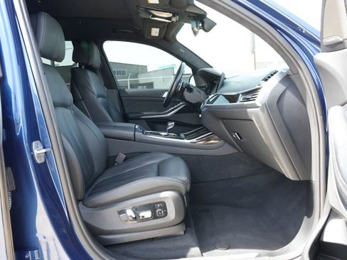 Used 2021 BMW X7 xDrive40i w/ M Sport Package AWD/4WD image 22