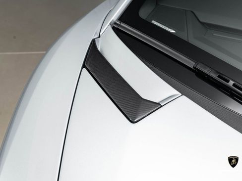 Used 2018 Lamborghini Aventador S image 16