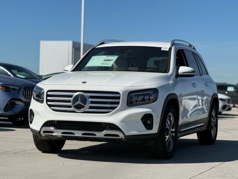 New 2025 Mercedes-Benz GLB 250 image 6