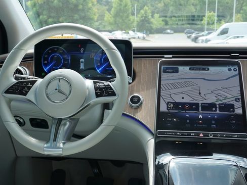 Certified 2023 Mercedes-Benz EQE 350+ SUV image 29