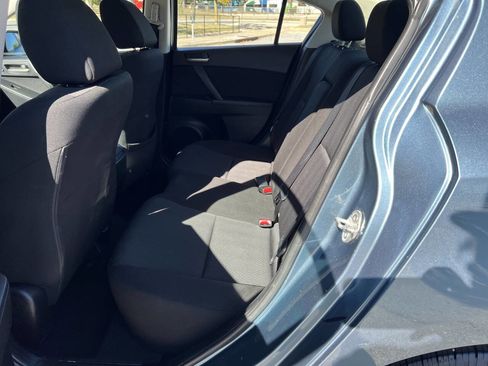 Used 2010 MAZDA MAZDA3 i Touring image 9