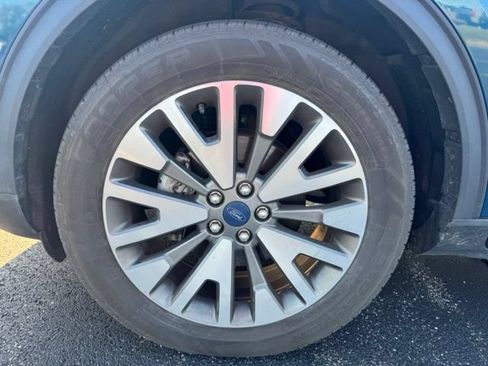 Used 2020 Ford Escape Titanium AWD/4WD image 11