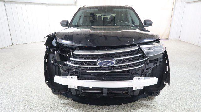 Used 2021 Ford Explorer XLT w/ Equipment Group 202A AWD/4WD image 7