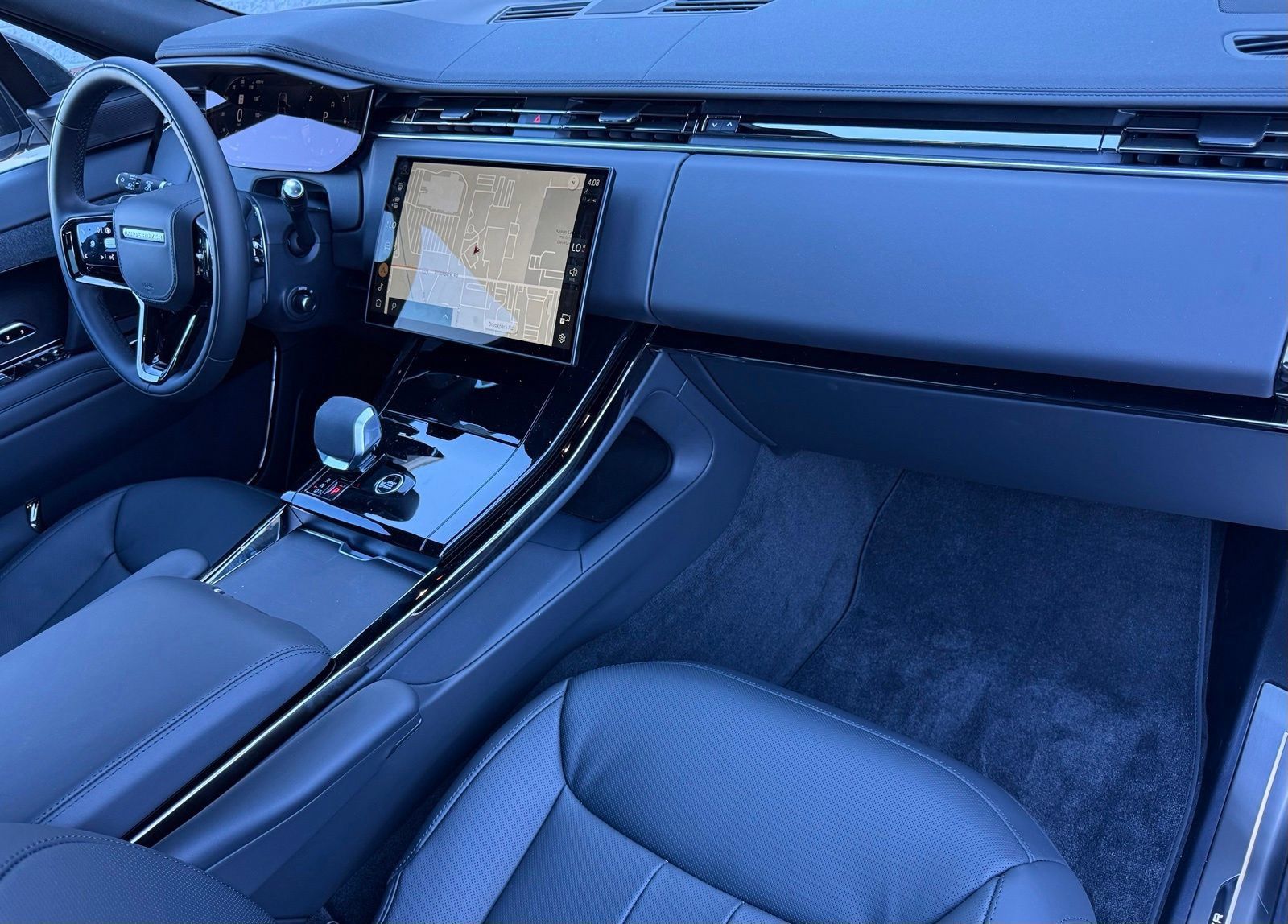New 2026 Land Rover Range Rover Sport SE AWD/4WD image 18