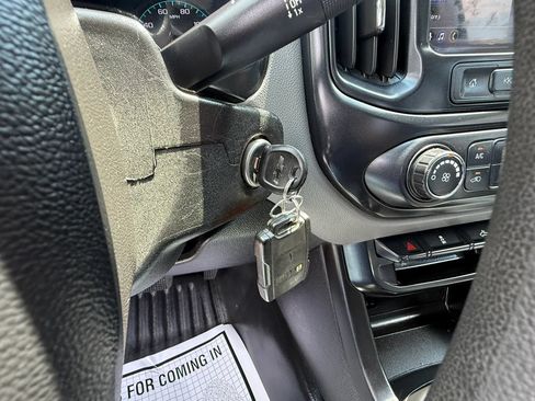 Used 2020 Chevrolet Colorado W/T w/ WT Convenience Package AWD/4WD image 28