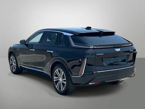 Certified 2024 Cadillac Lyriq Luxury w/ LPO, Floor Liner Package AWD/4WD image 28