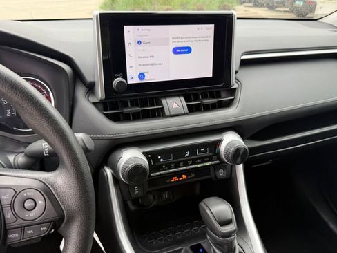 Used 2024 Toyota RAV4 LE image 21