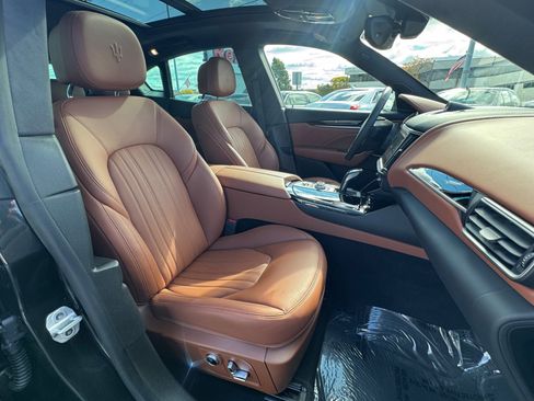 Used 2022 Maserati Levante GT image 32