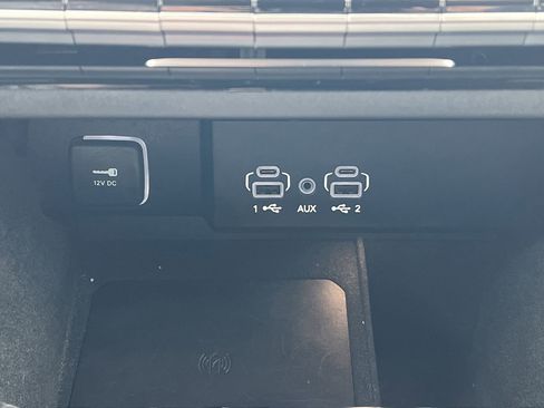 Used 2024 Jeep Wagoneer L Series II w/ Flexible Seating Group image 7