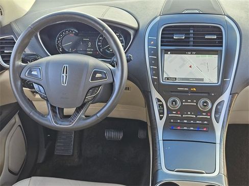 Used 2018 Lincoln MKX Reserve w/ Lincoln MKX Climate Package image 25