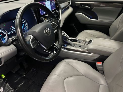 Used 2020 Toyota Highlander Limited Platinum image 10