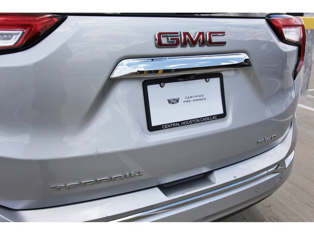 Used 2022 GMC Terrain Denali w/ Denali Premium Package AWD/4WD image 29