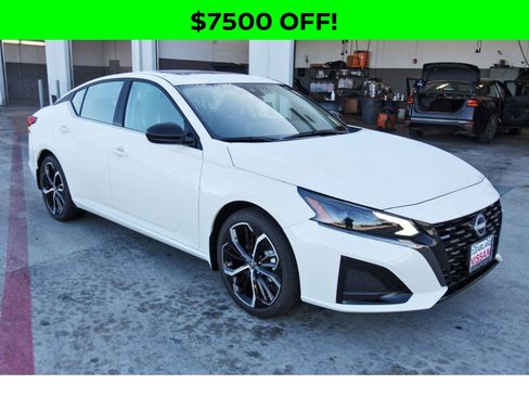 New 2025 Nissan Altima 2.5 SR w/ SR Premium Package image 10