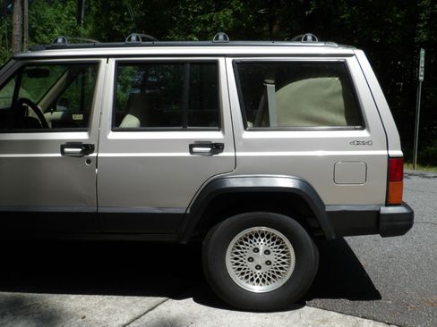 Used 1996 Jeep Cherokee 4WD 4-Door image 23