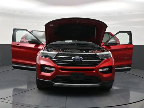 Used 2023 Ford Explorer XLT w/ Equipment Group 202A RWD image 33