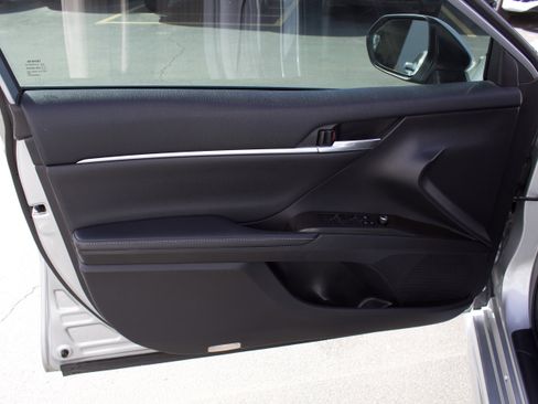 Used 2021 Toyota Camry XSE AWD/4WD image 9
