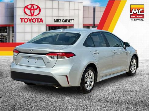 Certified 2025 Toyota Corolla LE FWD image 5