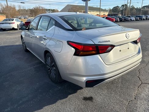 Used 2023 Nissan Altima 2.5 SV image 16