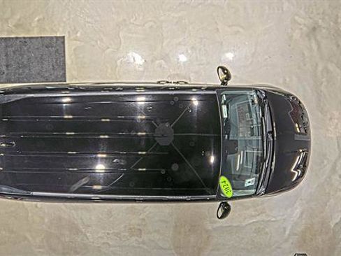 Used 2024 Chrysler Pacifica Touring-L FWD image 7