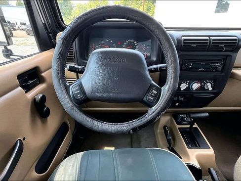 Used 2002 Jeep Wrangler Sahara AWD/4WD image 5