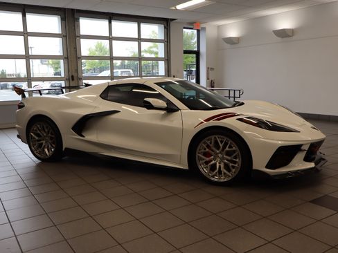Used 2024 Chevrolet Corvette Stingray Preferred Conv w/ 2LT RWD image 11