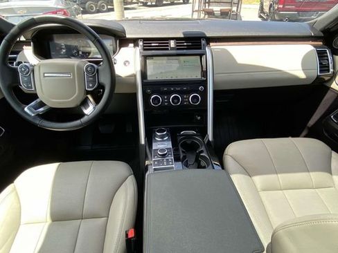 Used 2018 Land Rover Discovery HSE image 21