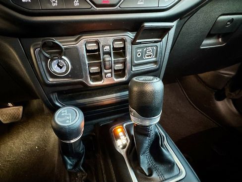 Used 2022 Jeep Wrangler Unlimited Sport AWD/4WD image 24