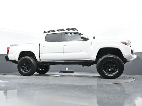 Used 2019 Toyota Tacoma TRD Sport image 41
