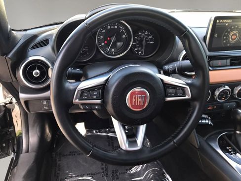 Used 2017 FIAT 124 Spider Lusso RWD image 25