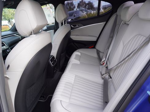 Used 2025 Genesis G70 2.5T w/ Sport Prestige Package image 12