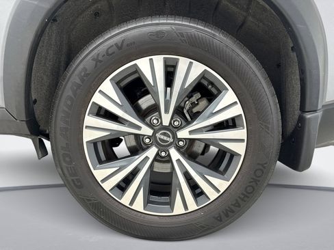 Used 2023 Nissan Rogue SV AWD/4WD image 12