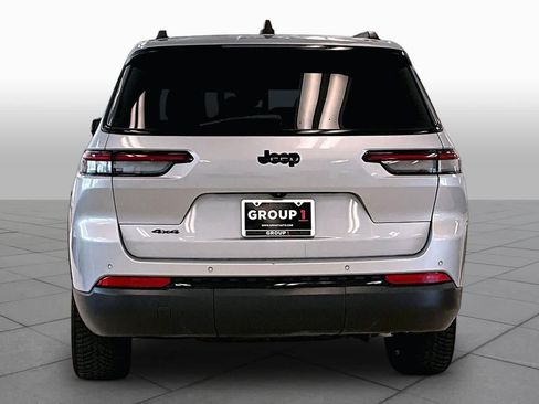 Used 2023 Jeep Grand Cherokee L Laredo AWD/4WD image 4