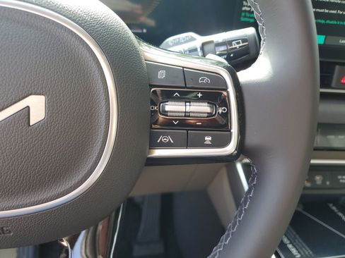 New 2026 Kia Carnival EX FWD image 24
