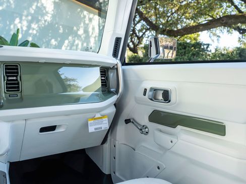 Used 2025 Ford Bronco Badlands AWD/4WD image 34