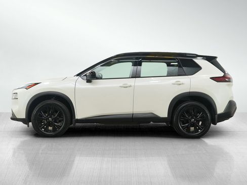 Used 2023 Nissan Rogue SV w/ SV Premium B Package image 2