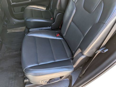 Used 2020 Kia Telluride S AWD/4WD image 25